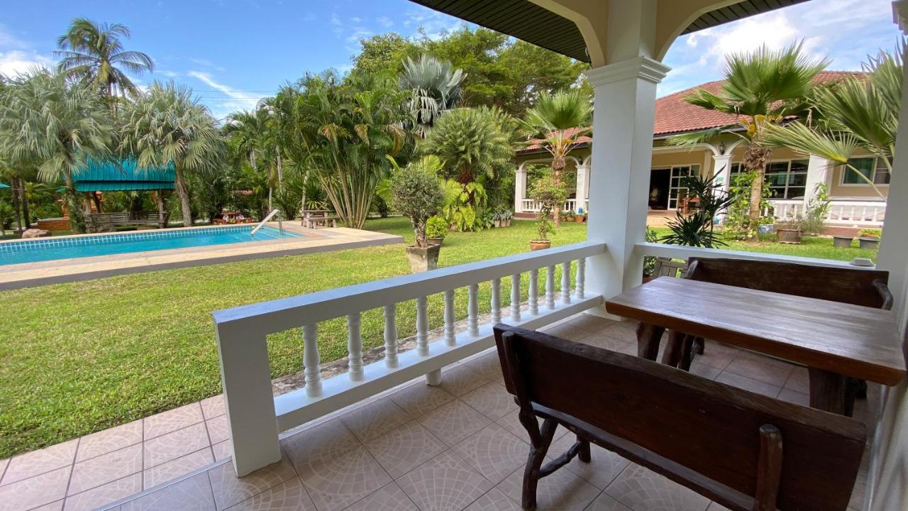 Palm Gardens Resort, バンサパン エクステリア 写真